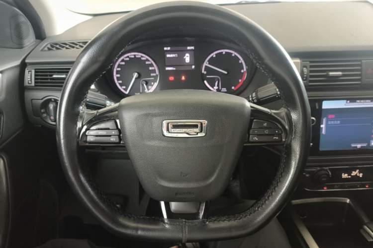 Used Qoros 3 2016 Urban SUV 1.6T Automatic Zhiyue Model Steering Wheel