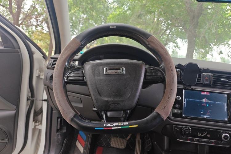 Used Qoros 3 2016 Sedan 1.6L Automatic Zhiyue Model Steering Wheel