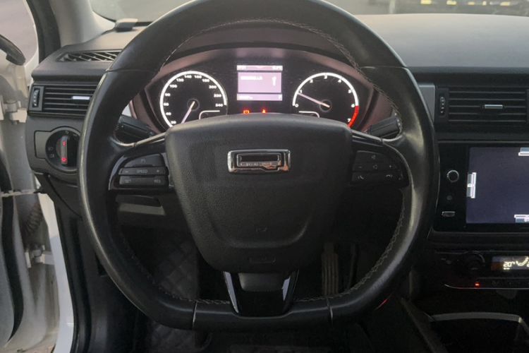 Used Qoros 3 2016 Urban SUV 1.6T Automatic Zhiyue Model Steering Wheel