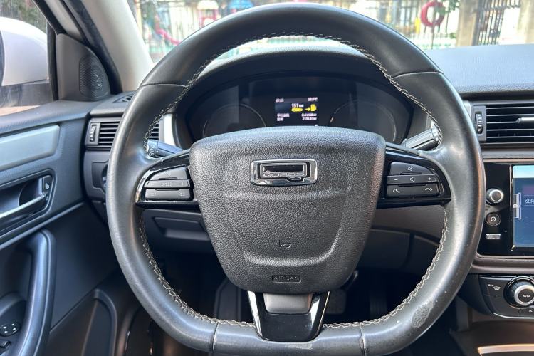 Used Qoros 3 2016 Sedan 1.6L Automatic Zhiyue Model Steering Wheel