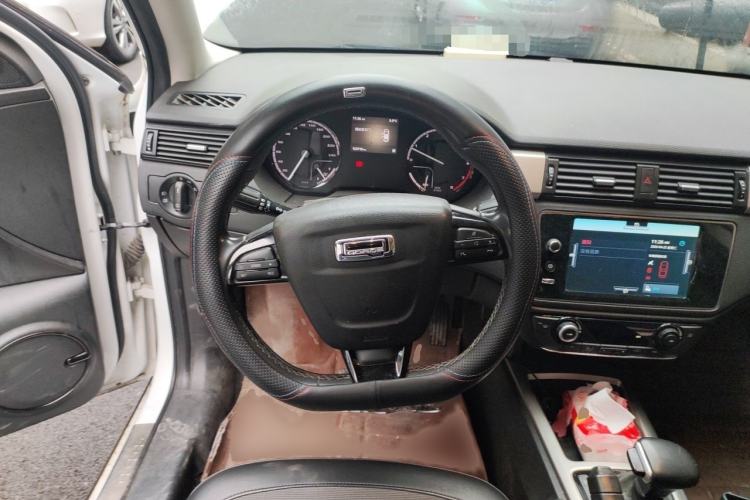 Used Qoros 3 2016 Urban SUV 1.6T Automatic Zhiyue Model Steering Wheel