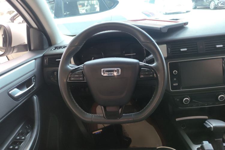 Used Qoros 3 2016 Hatchback 1.6L Automatic Zhiyue Model Steering Wheel
