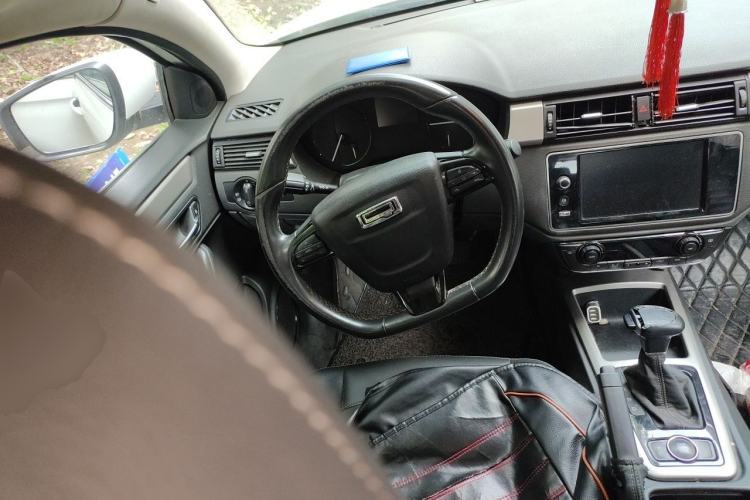 Used Qoros 3 2016 Sedan 1.6L Automatic Zhiyue Model Steering Wheel