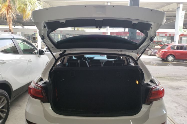 Used Qoros 3 2016 Hatchback 1.6L Automatic Zhiyue Model Trunk