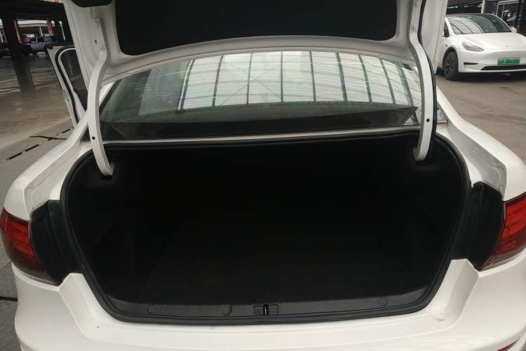 Used Qoros 3 2016 Sedan 1.6L Automatic Zhiyue Model Trunk