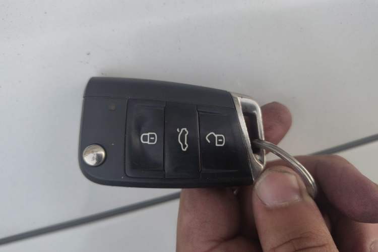 Used Qoros 3 2016 Urban SUV 1.6T Automatic ZhiZhen Model Vehicle Key