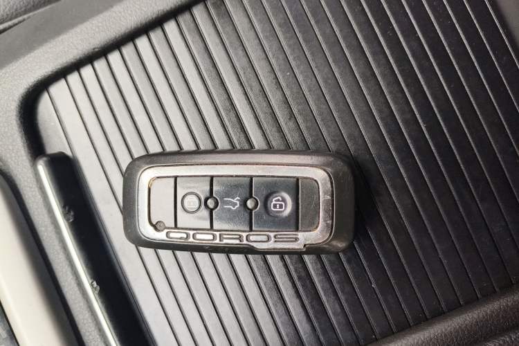 Used Qoros 3 2016 Urban SUV 1.6T Automatic Zhiyue Model Vehicle Key