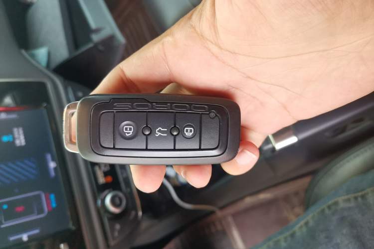 Used Qoros 3 2016 Sedan 1.6T Automatic ZhiZhen Model Vehicle Key