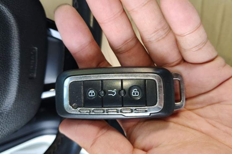 Used Qoros 3 2016 Sedan 1.6L Automatic Zhiyue Model Vehicle Key