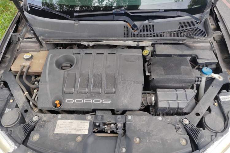 Used Qoros 3 2017 Sedan 1.6L Automatic Zhiyue Model Engine Bay