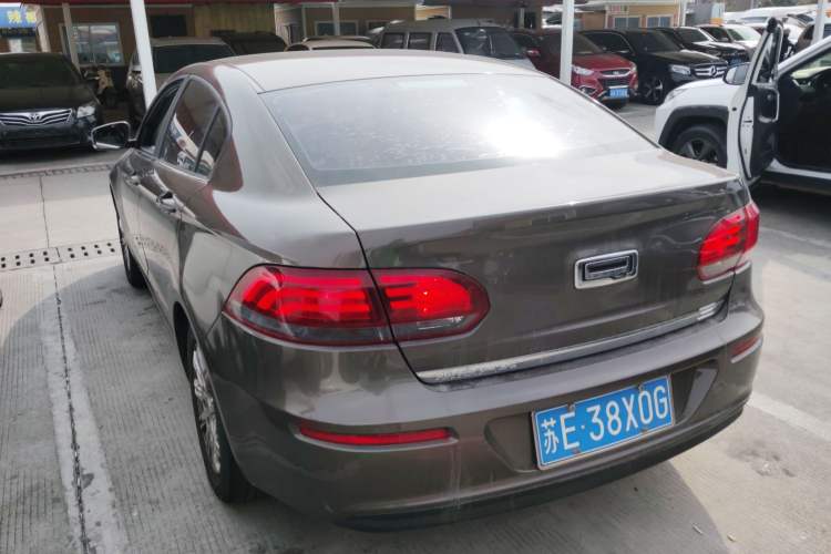 Used Qoros 3 2017 Sedan 1.6L Automatic Zhiyue Model Exterior 3