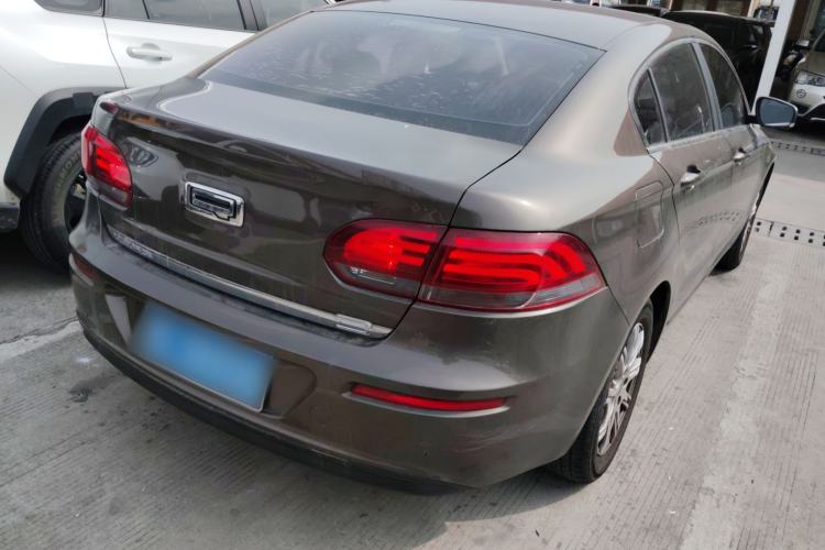 Used Qoros 3 2017 Sedan 1.6L Automatic Zhiyue Model Exterior 5