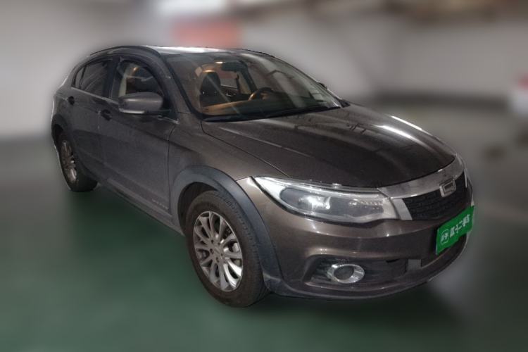 Used Qoros 3 2017 Urban SUV 1.6T Manual Zhiyue Model Front Right 45 Deg
