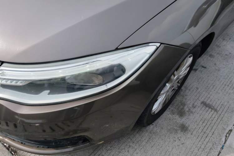 Used Qoros 3 2017 Sedan 1.6L Automatic Zhiyue Model Left Front Headlight