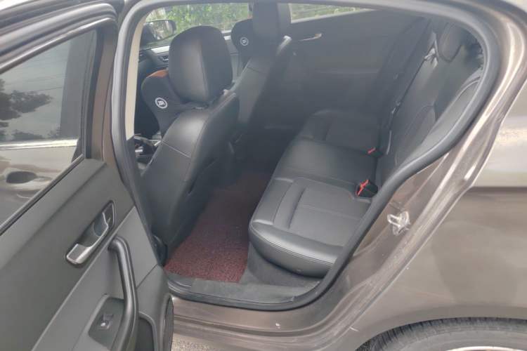 Used Qoros 3 2017 Sedan 1.6L Automatic Zhiyue Model Left Rear Seat