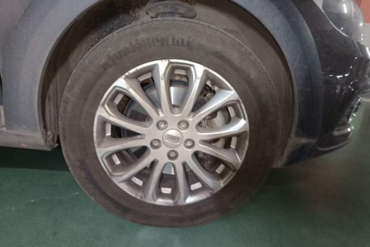Used Qoros 3 2017 Urban SUV 1.6T Manual Zhiyue Model Right Front Wheel Hub