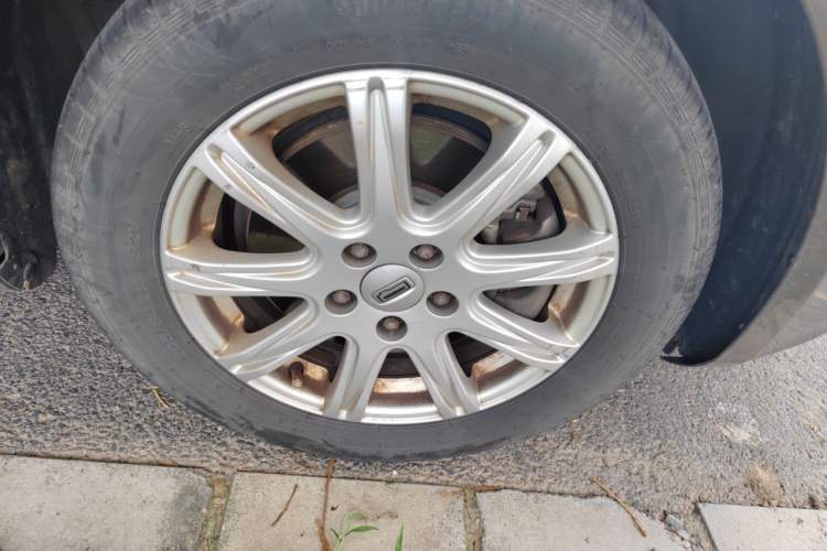 Used Qoros 3 2017 Sedan 1.6L Automatic Zhiyue Model Right Front Wheel Hub