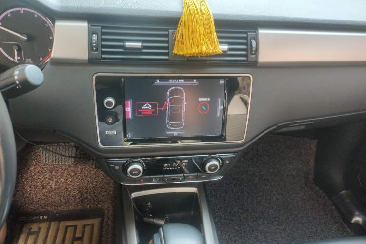 Used Qoros 3 2017 Hatchback 1.6L Automatic Zhiyue Model Audio And AC Panel