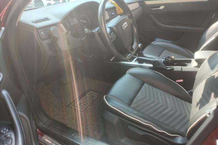 Used Qoros 3 2017 Hatchback 1.6L Automatic Zhiyue Model Driver Seat