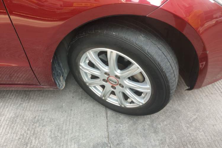 Used Qoros 3 2017 Hatchback 1.6L Automatic Zhiyue Model Right Front Wheel Hub