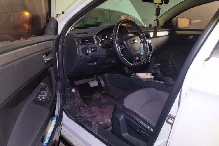 Used Qoros 3 2017 Urban SUV 1.6T Automatic Zhiyue Model Driver Seat
