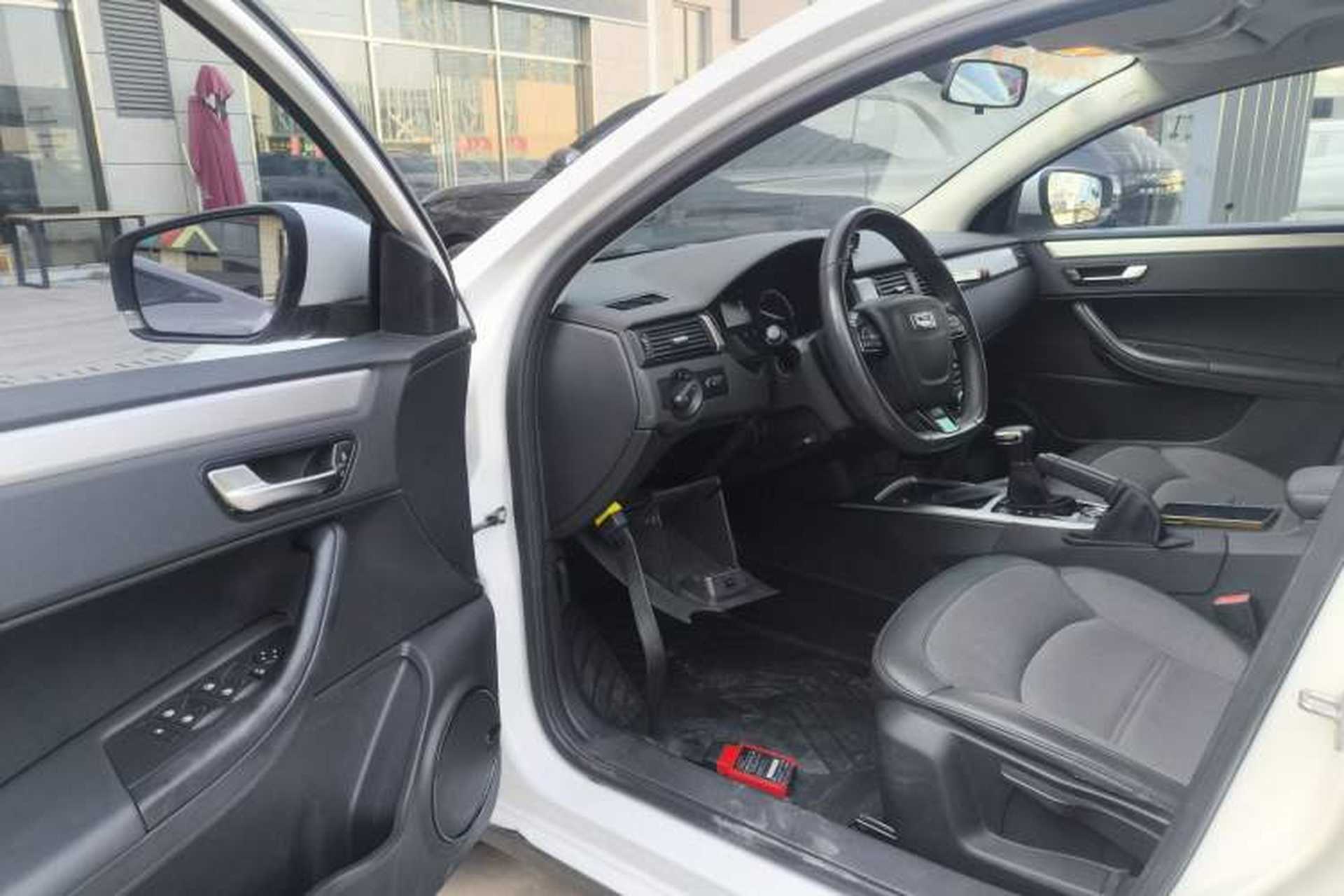 Used Qoros 3 2017 Urban SUV 1.6T Automatic Zhiyue Model Driver Seat