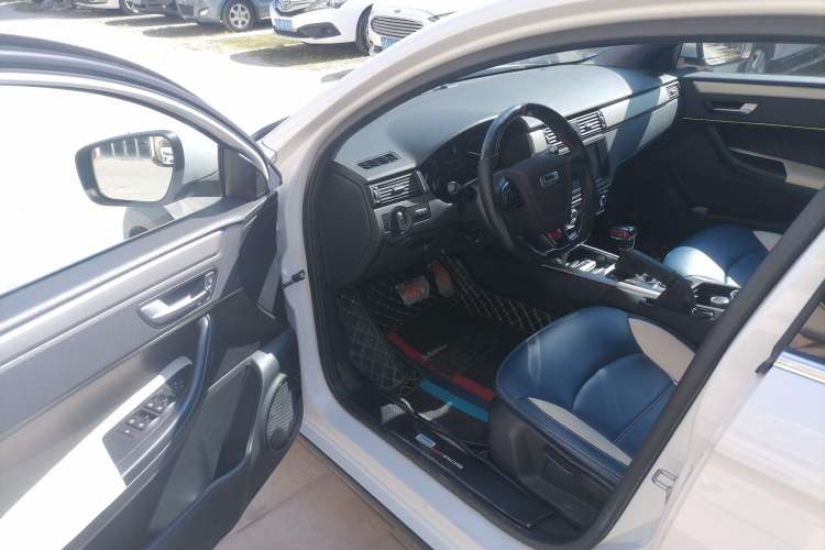 Used Qoros 3 2017 Urban SUV 1.6T Automatic Zhiyue Model Driver Seat