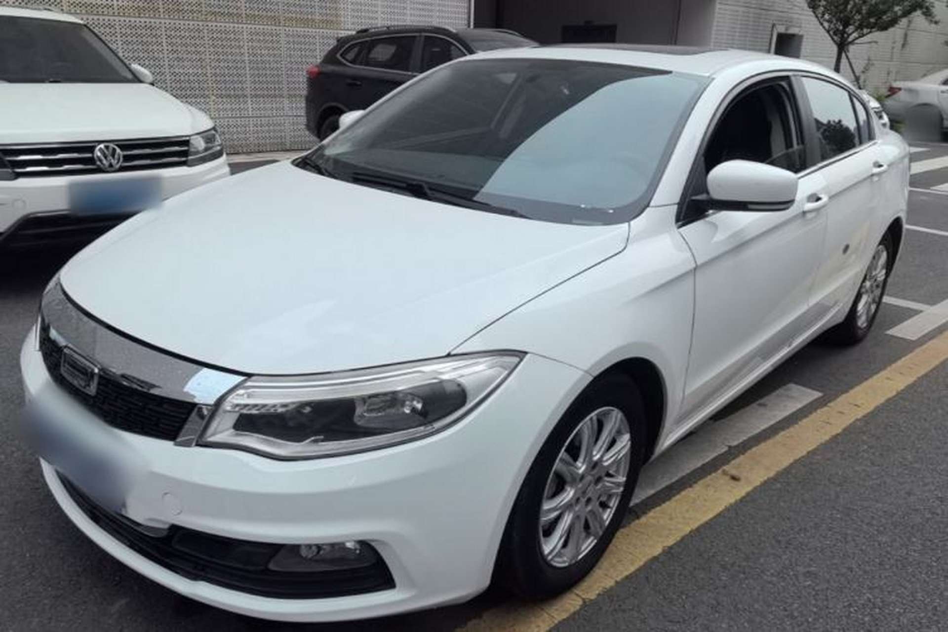 Used Qoros 3 2017 Sedan 1.6L Automatic Zhiyue Model Front Left 45 Deg