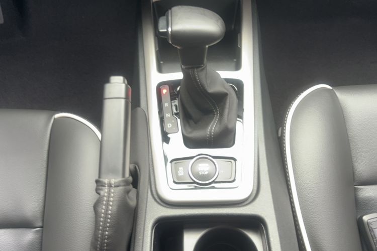 Used Qoros 3 2017 Hatchback 1.6L Automatic Zhiyue Model Gear Lever