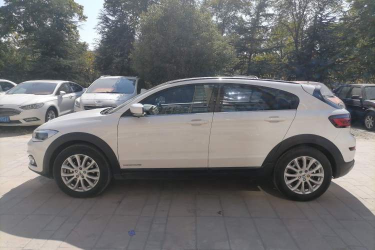 Used Qoros 3 2017 Urban SUV 1.6T Automatic Zhiyue Model Left Side