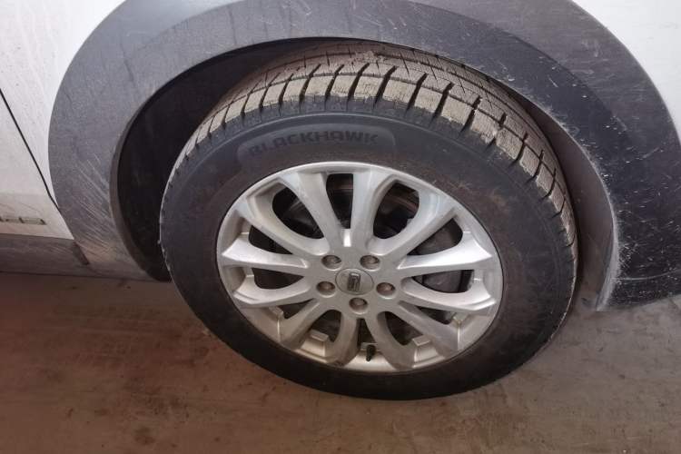 Used Qoros 3 2017 Urban SUV 1.6T Automatic Zhiyue Model Right Front Wheel Hub