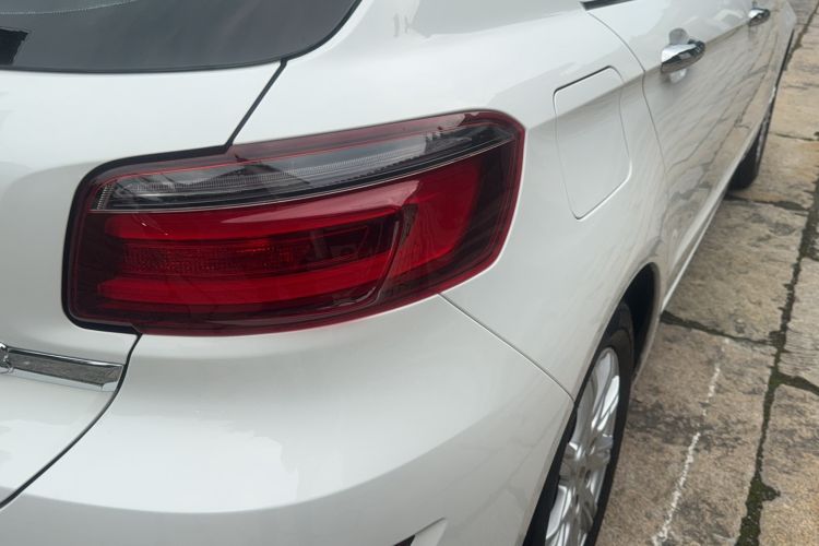 Used Qoros 3 2017 Hatchback 1.6L Automatic Zhiyue Model Right Rear Taillight