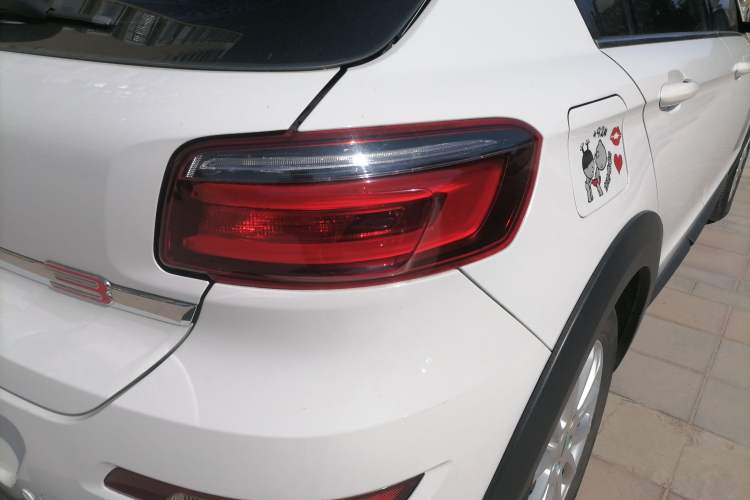 Used Qoros 3 2017 Urban SUV 1.6T Automatic Zhiyue Model Right Rear Taillight