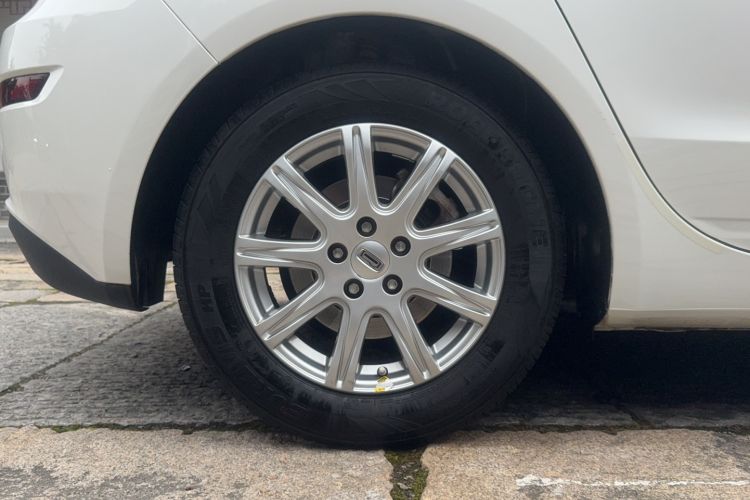 Used Qoros 3 2017 Hatchback 1.6L Automatic Zhiyue Model Right Rear Wheel Hub