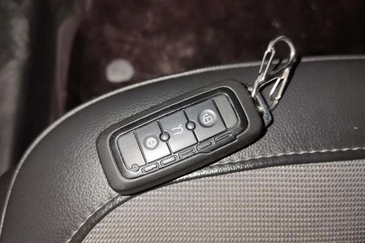 Used Qoros 3 2017 Urban SUV 1.6T Automatic Zhiyue Model Vehicle Key