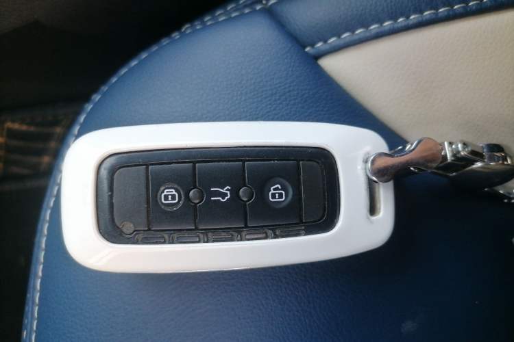 Used Qoros 3 2017 Urban SUV 1.6T Automatic Zhiyue Model Vehicle Key
