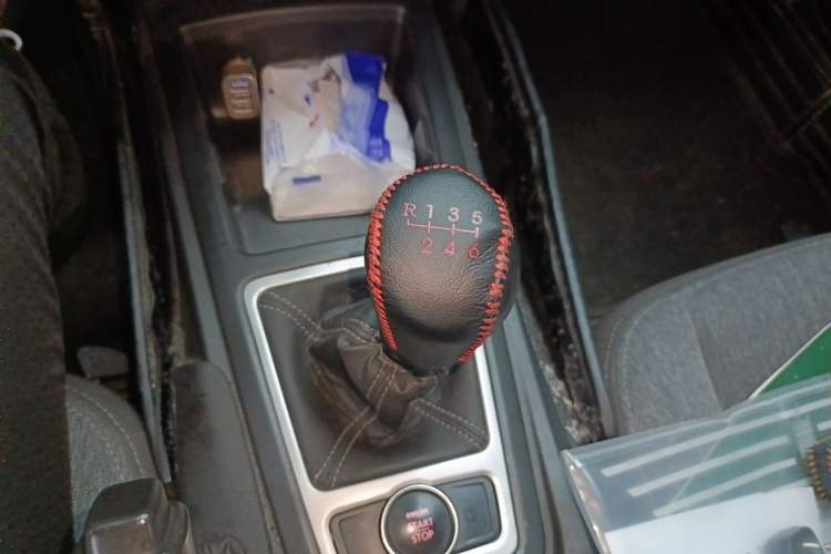 Used Qoros 3 2017 GT 1.6T Manual Enjoyment Model Gear Lever