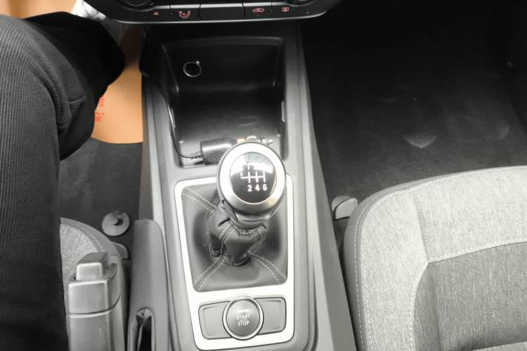 Used Qoros 3 2017 GT 1.6T Manual Enjoyment Model Gear Lever