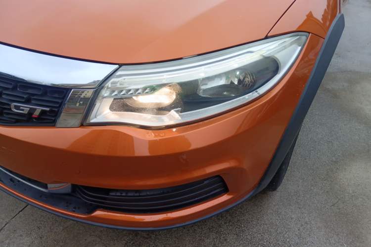 Used Qoros 3 2017 GT 1.6T Manual Enjoyment Model Left Front Headlight