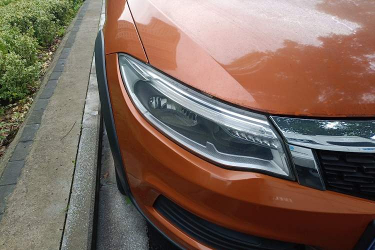 Used Qoros 3 2017 GT 1.6T Manual Enjoyment Model Right Front Headlight