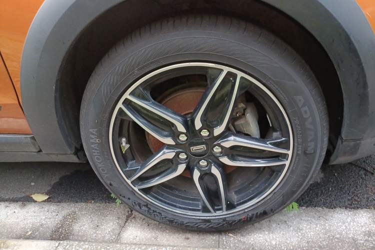 Used Qoros 3 2017 GT 1.6T Manual Enjoyment Model Right Front Wheel Hub