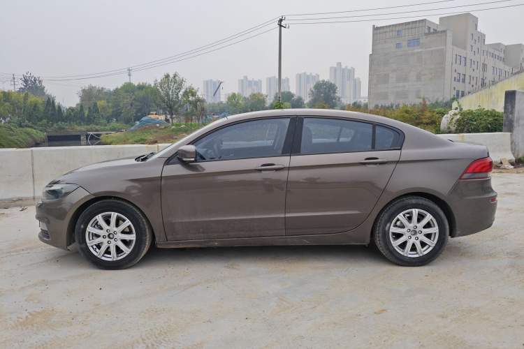 Used Qoros 3 2018 Sedan 1.6L Automatic Leading Model Left Side