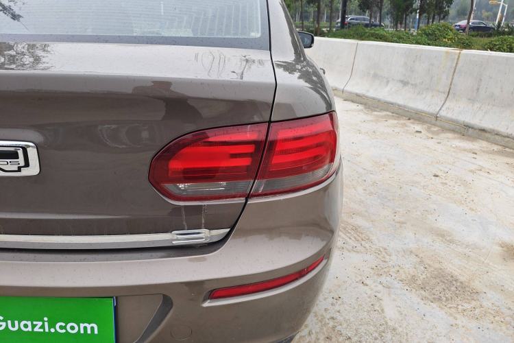 Used Qoros 3 2018 Sedan 1.6L Automatic Leading Model Right Rear Taillight