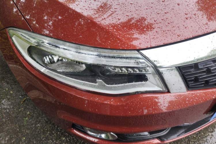 Used Qoros 3 2018 Hatchback 1.6L Automatic Prestige Model Exterior 6