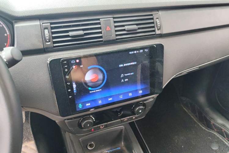 Used Qoros 3 2018 Sedan 1.6L Automatic Leading Model Audio And AC Panel