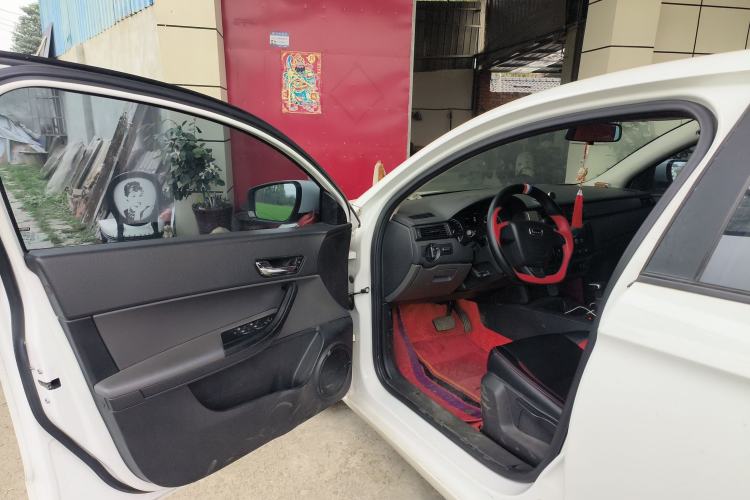 Used Qoros 3 2018 Sedan 1.6L Automatic Leading Model Driver Seat