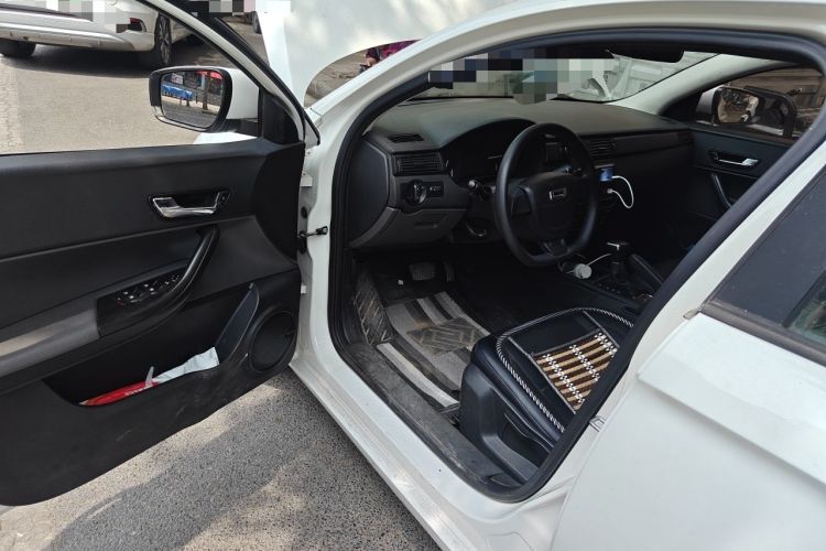 Used Qoros 3 2018 Sedan 1.6L Automatic Leading Model Driver Seat