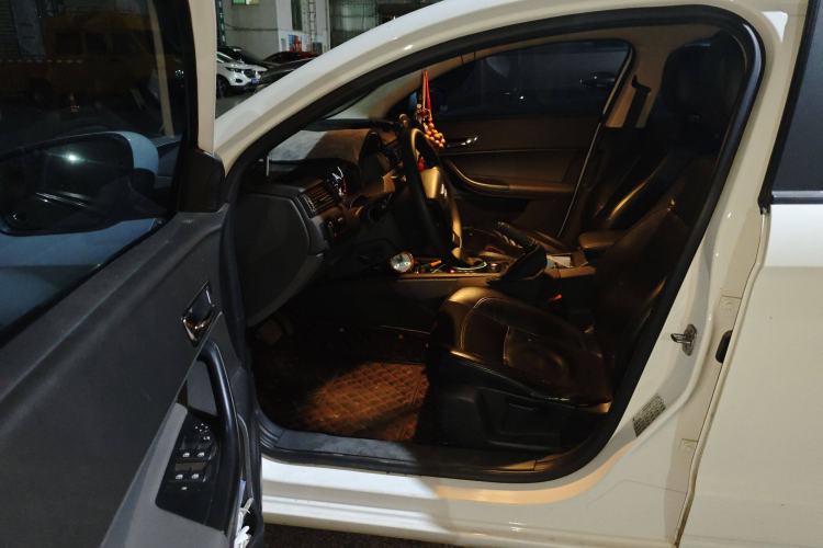Used Qoros 3 2018 Sedan 1.6L Automatic Luxury Model Driver Seat