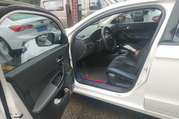 Used Qoros 3 2018 Sedan 1.6L Automatic Leading Model Driver Seat
