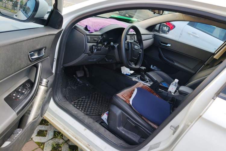 Used Qoros 3 2018 Sedan 1.6L Automatic Leading Model Driver Seat